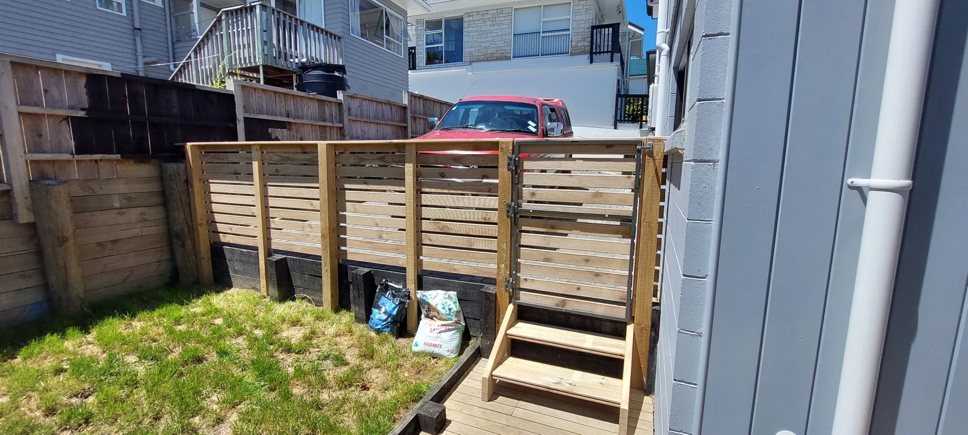 Horizontal timber fence Auckland