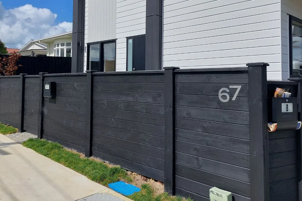 Timber fence painting and staining Auckland